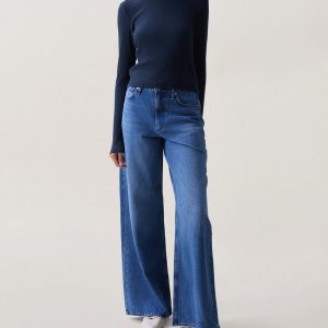 Essie Ribbed Cropped Tee - Salute